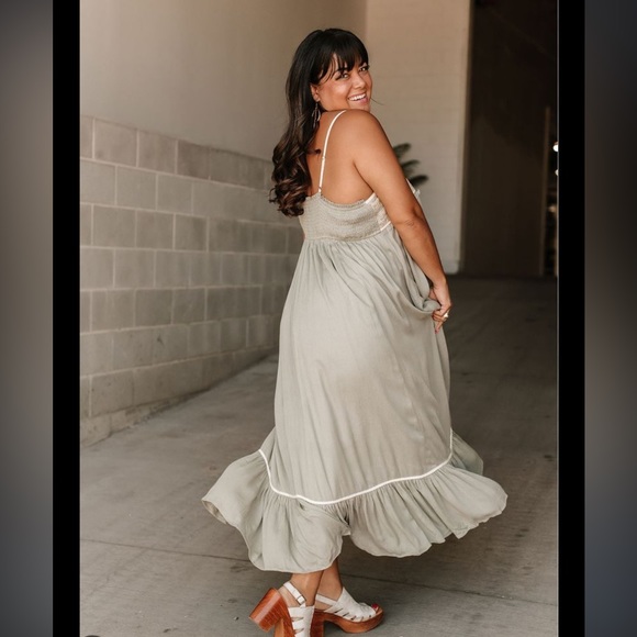 Catherine Maxi Dress - Mindy Mae’s Market - Picture 2 of 6